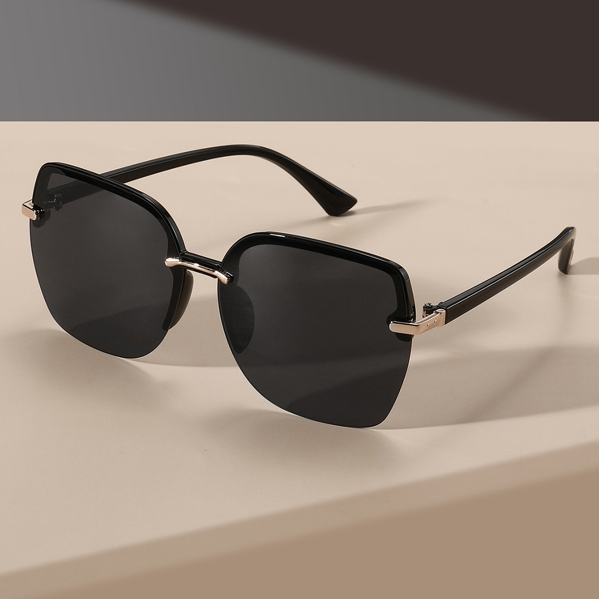 Retro Minimalist Large Square  - Photography Fashion 评论和价格