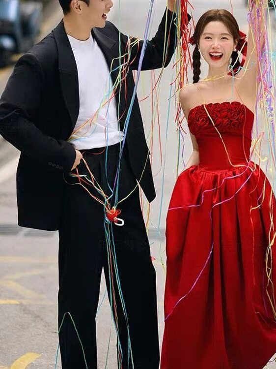2025 New Red Bridesmaid Street - Photography Outfits 评论和价格